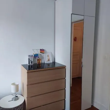 T2 Montparnasse Apartment